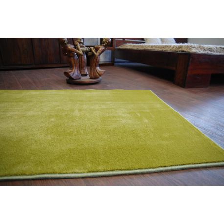 Fitted carpet ULTRA 40 green